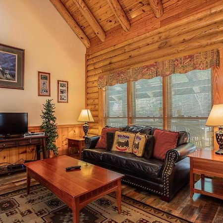 Great Wolf Cabin In Pigeon Forge! Villa Kültér fotó