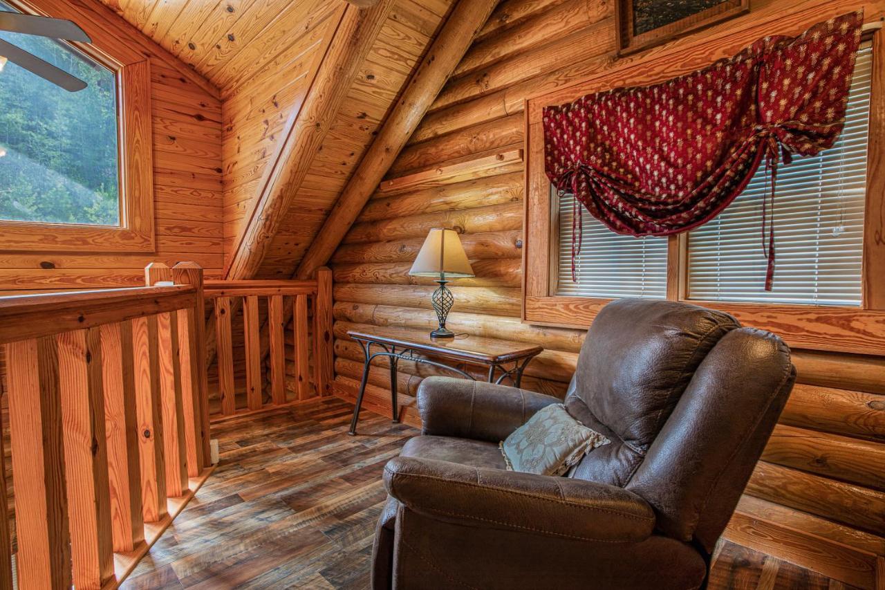 Great Wolf Cabin In Pigeon Forge! Villa Kültér fotó