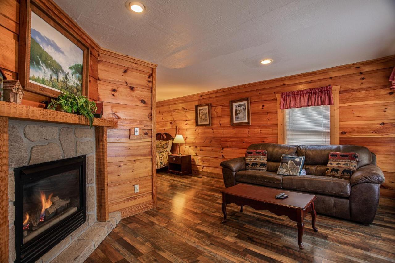 Great Wolf Cabin In Pigeon Forge! Villa Kültér fotó